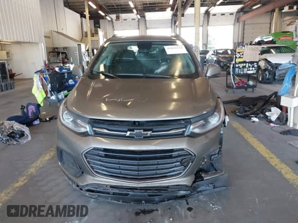 2021 Chevrolet Trax LT z VIN KL7CJLSB8MB358688, wystawiony jako IAAI lot #43028764 z przebiegiem 26 445 mil mil oraz . Historia ofert i sprzedaży dostępna na DreamBid. Obrazek 13.