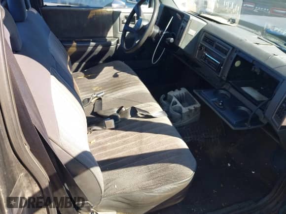 1992 Chevrolet S-10 with VIN 1GCCS14Z7N8107612, listed as a IAAI auction lot 41705320 with 273,852 mi miles and . Bid and sale history available at DreamBid. Image 8.