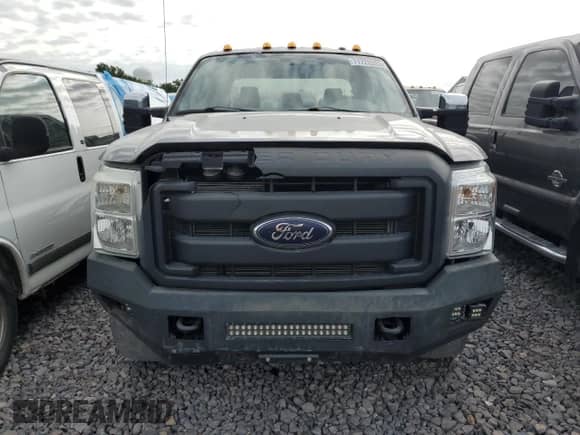 2011 Ford F-250 XL z VIN 1FT7W2BT3BEC85797, wystawiony jako Copart lot #71723205 z przebiegiem 261 800 mil mil oraz Czysty tytuł • Clean title. Historia ofert i sprzedaży dostępna na DreamBid. Obrazek 5.