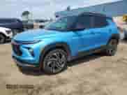 2025 Chevrolet TrailBlazer RS с VIN KL79MTSL6SB038910, выставлен на аукционе Copart как лот 67104415 с пробегом 4 702 миль миль и На запчасти • Non repairable. История ставок и продаж доступна на DreamBid. Изображение 1.
