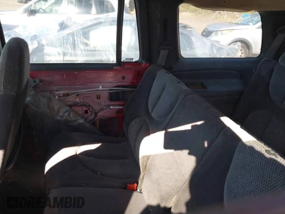 1998 Dodge Durango z VIN 1B4HS28Y0WF169022, wystawiony jako IAAI lot #43485100 z przebiegiem 124 048 mil mil oraz . Historia ofert i sprzedaży dostępna na DreamBid. Obrazek 8.