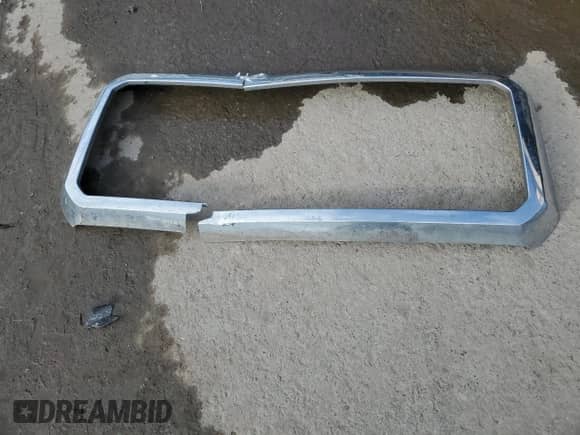 2012 Ford F-250 XL с VIN 1FT7W2B64CEA94921, выставлен на аукционе Copart как лот 71175505 с пробегом 301 652 миль миль и На запчасти • Non repairable. История ставок и продаж доступна на DreamBid. Изображение 12.