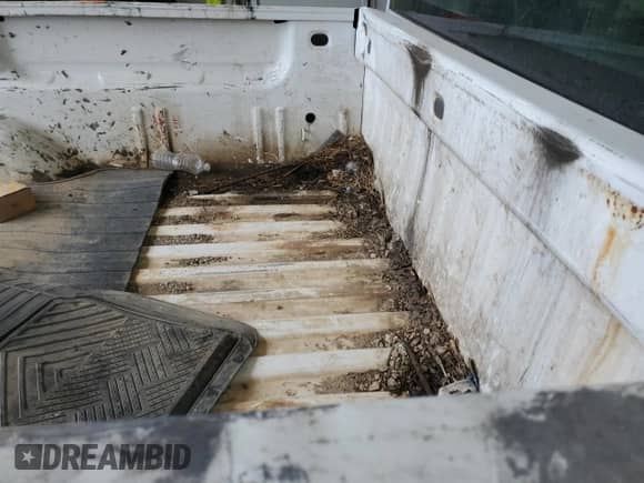 2012 Chevrolet Silverado 3500HD Work Truck z VIN 1GC3KZCG4CZ117178, wystawiony jako Copart lot #66413334 z przebiegiem 225 172 mil mil oraz Szkoda całkowita • Salvage title. Historia ofert i sprzedaży dostępna na DreamBid. Obrazek 10.