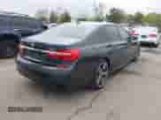 2019 BMW 7 Series 750i z VIN WBA7F0C50KGM26010, wystawiony jako IAAI lot #42188421 z przebiegiem 71 576 mil mil oraz . Historia ofert i sprzedaży dostępna na DreamBid. Obrazek 4.