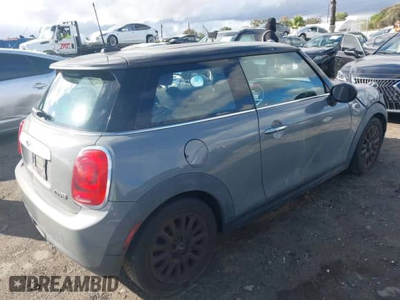 2015 MINI Hardtop with VIN WMWXM5C57F3A97003, listed as a IAAI auction lot 43442951 with 109,889 mi miles and . Bid and sale history available at DreamBid. Image 4.