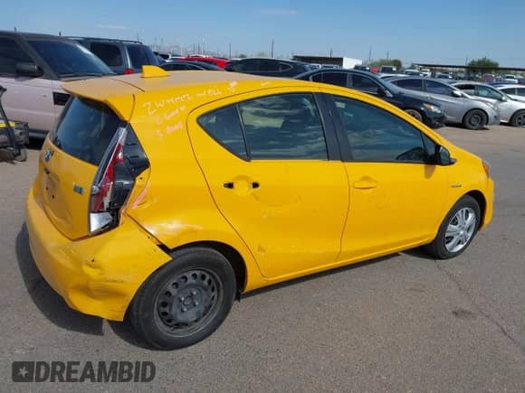 2015 Toyota Prius One z VIN JTDKDTB34F1088656, wystawiony jako IAAI lot #42437290 z przebiegiem 147 044 mil mil oraz . Historia ofert i sprzedaży dostępna na DreamBid. Obrazek 4.