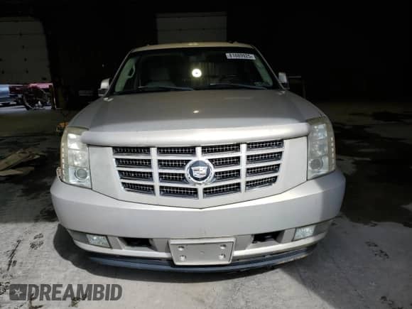 2007 Cadillac Escalade with VIN 1GYFK63857R138805, listed as a Copart auction lot 81889925 with 215,065 mi miles and Clean title. Bid and sale history available at DreamBid. Image 5.