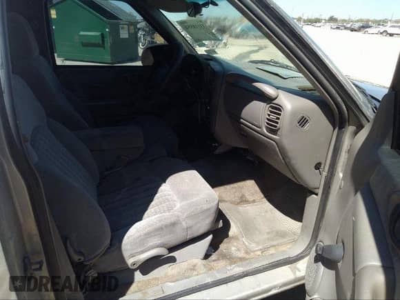 2002 Chevrolet S-10 с VIN 1GCCS145528152105, выставлен на аукционе IAAI как лот 37014461 с пробегом 184 573 миль миль и . История ставок и продаж доступна на DreamBid. Изображение 5.
