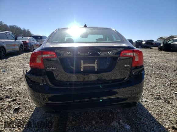 2015 Volvo S60 T5 Drive-E Platinum с VIN YV140MFM9F2336529, выставлен на аукционе Copart как лот 87943575 с пробегом 73 280 миль миль и Списание • Salvage title. История ставок и продаж доступна на DreamBid. Изображение 6.