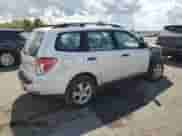 2013 Subaru Forester X z VIN JF2SHABC0DG424937, wystawiony jako Copart lot #70748745 z przebiegiem 149 471 mil mil oraz Szkoda całkowita • Salvage title. Historia ofert i sprzedaży dostępna na DreamBid. Obrazek 3.