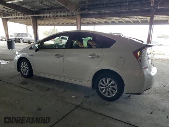 2014 Toyota Prius z VIN JTDKN3DP5E3062115, wystawiony jako Copart lot #86040155 z przebiegiem 117 317 mil mil oraz Szkoda całkowita • Salvage title. Historia ofert i sprzedaży dostępna na DreamBid. Obrazek 2.