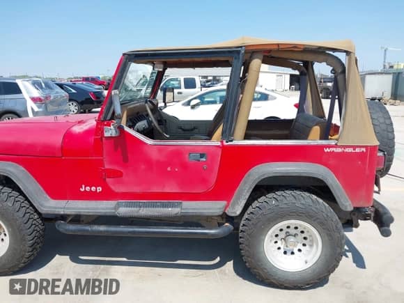 1994 Jeep Wrangler S with VIN 1J4FY19P7RP443592, listed as a IAAI auction lot 43113142 with 149,862 mi miles and . Bid and sale history available at DreamBid. Image 15.
