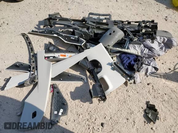 2024 Cadillac Escalade Premium Luxury Platinum z VIN 1GYS4DKL5RR300874, wystawiony jako Copart lot #59184085 z przebiegiem Nie podano mil oraz Szkoda całkowita • Salvage title. Historia ofert i sprzedaży dostępna na DreamBid. Obrazek 13.