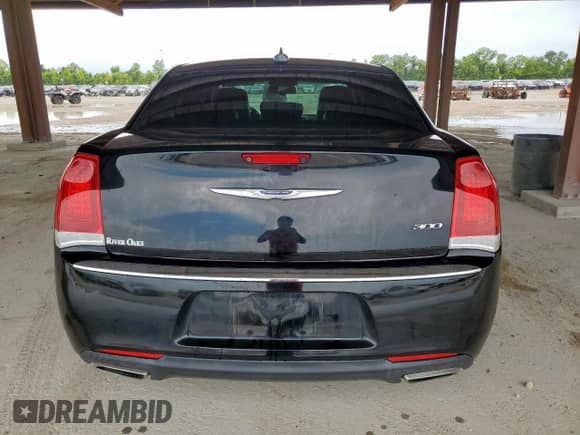 2019 Chrysler 300 Touring с VIN 2C3CCAAGXKH755813, выставлен на аукционе Copart как лот 69227755 с пробегом 99 980 миль миль и Чистый • Clean title. История ставок и продаж доступна на DreamBid. Изображение 6.