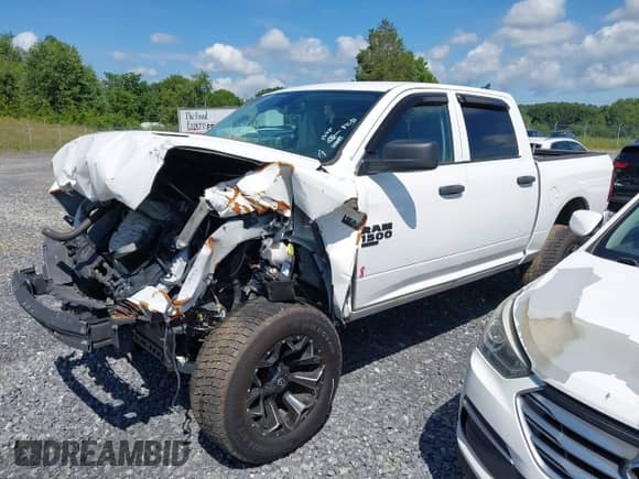 2022 Ram 1500 Tradesman z VIN 1C6RR7KT4NS147115, wystawiony jako IAAI lot #42726644 z przebiegiem Nie podano mil oraz . Historia ofert i sprzedaży dostępna na DreamBid. Obrazek 2.