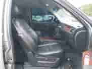 2012 Chevrolet Tahoe LTZ с VIN 1GNSKCE05CR266960, выставлен на аукционе IAAI как лот 43048870 с пробегом 197 511 миль миль и . История ставок и продаж доступна на DreamBid. Изображение 5.