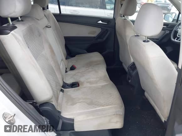 2019 Volkswagen Tiguan S с VIN 3VV1B7AX7KM006382, выставлен на аукционе IAAI как лот 42730006 с пробегом 83 878 миль миль и . История ставок и продаж доступна на DreamBid. Изображение 8.