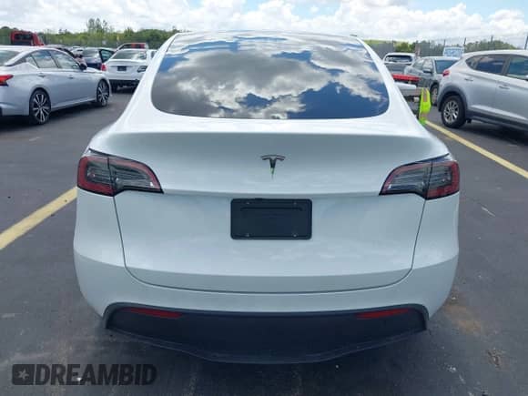 2024 Tesla Model Y с VIN 7SAYGDED3RF019239, выставлен на аукционе IAAI как лот 42978849 с пробегом 14 551 миль миль и . История ставок и продаж доступна на DreamBid. Изображение 16.