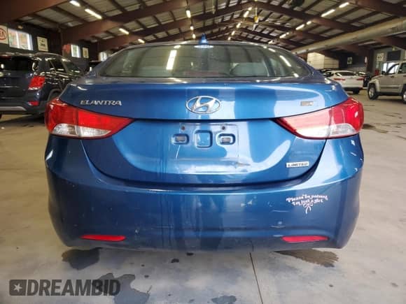 2013 Hyundai Elantra GLS z VIN KMHDH4AE7DU941855, wystawiony jako Copart lot #86056775 z przebiegiem 208 749 mil mil oraz Czysty tytuł • Clean title. Historia ofert i sprzedaży dostępna na DreamBid. Obrazek 6.