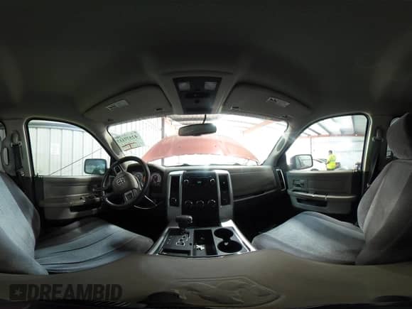 2010 Dodge 1500 SLT с VIN 1D7RV1CT3AS221608, выставлен на аукционе IAAI как лот 42577115 с пробегом 250 558 миль миль и . История ставок и продаж доступна на DreamBid. Изображение 18.