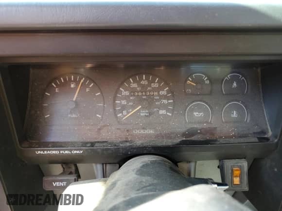 1988 Dodge Dakota с VIN 1B7GR14X2JS788982, выставлен на аукционе Copart как лот 64283615 с пробегом 130 130 миль миль и Списание • Salvage title. История ставок и продаж доступна на DreamBid. Изображение 9.