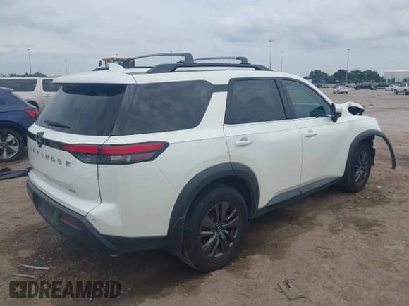 2022 Nissan Pathfinder SV z VIN 5N1DR3BA7NC201913, wystawiony jako IAAI lot #42386381 z przebiegiem 79 632 mil mil oraz . Historia ofert i sprzedaży dostępna na DreamBid. Obrazek 4.