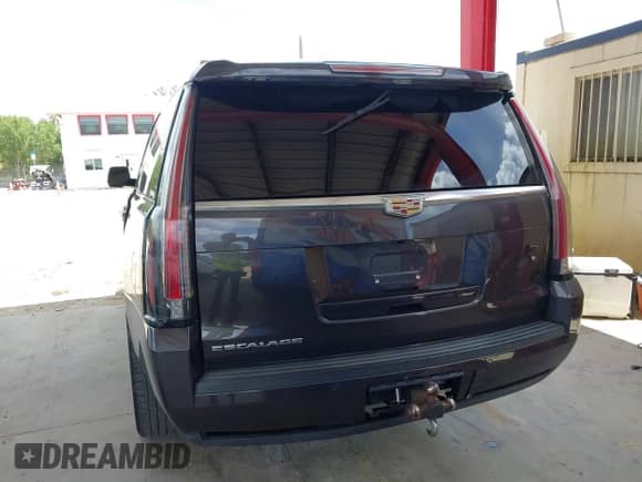 2016 Cadillac Escalade ESV Platinum с VIN 1GYS4KKJ8GR294939, выставлен на аукционе IAAI как лот 42754303 с пробегом 149 270 миль миль и . История ставок и продаж доступна на DreamBid. Изображение 17.