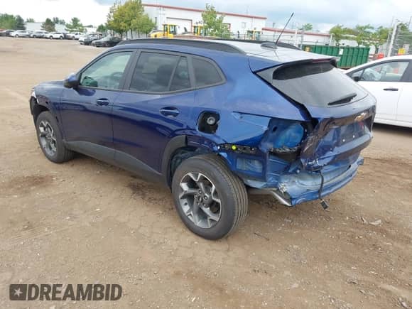 2024 Chevrolet Trax LT z VIN KL77LHE23RC215315, wystawiony jako IAAI lot #42823682 z przebiegiem 12 605 mil mil oraz . Historia ofert i sprzedaży dostępna na DreamBid. Obrazek 3.