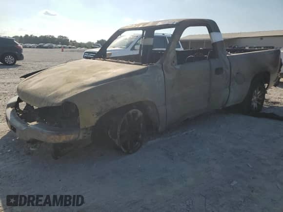 2003 GMC Sierra 1500 SLE с VIN 1GTEC14T23Z275599, выставлен на аукционе Copart как лот 71853644 с пробегом Не указан миль и На запчасти • Non repairable. История ставок и продаж доступна на DreamBid. Изображение 1.