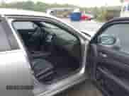 2013 Chrysler 300 S с VIN 2C3CCABT5DH660784, выставлен на аукционе IAAI как лот 42308116 с пробегом 150 587 миль миль и . История ставок и продаж доступна на DreamBid. Изображение 5.