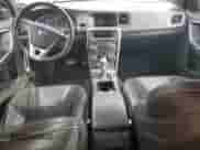2015 Volvo S60 с VIN YV1902TP6F1362732, выставлен на аукционе Copart как лот 82718494 с пробегом 110 724 миль миль и Списание • Salvage title. История ставок и продаж доступна на DreamBid. Изображение 8.
