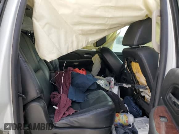 2009 Chevrolet Suburban 1LT z VIN 1GNFC26089J111267, wystawiony jako Copart lot #48253525 z przebiegiem 246 684 mil mil oraz Szkoda całkowita • Salvage title. Historia ofert i sprzedaży dostępna na DreamBid. Obrazek 11.