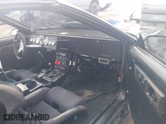 1992 Chevrolet Camaro RS с VIN 1G1FP23E5NL110713, выставлен на аукционе IAAI как лот 41804666 с пробегом Не указан миль и . История ставок и продаж доступна на DreamBid. Изображение 5.
