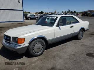 1984 Mercedes-Benz 500 z VIN WDBCA44A1EA029351, wystawiony jako Copart lot #59357115 z przebiegiem 155 975 mil mil oraz Czysty tytuł • Clean title. Historia ofert i sprzedaży dostępna na DreamBid. Obrazek 1.