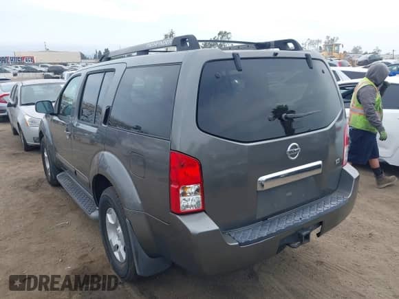 2007 Nissan Pathfinder S z VIN 5N1AR18U47C638568, wystawiony jako IAAI lot #42374561 z przebiegiem 215 326 mil mil oraz . Historia ofert i sprzedaży dostępna na DreamBid. Obrazek 3.