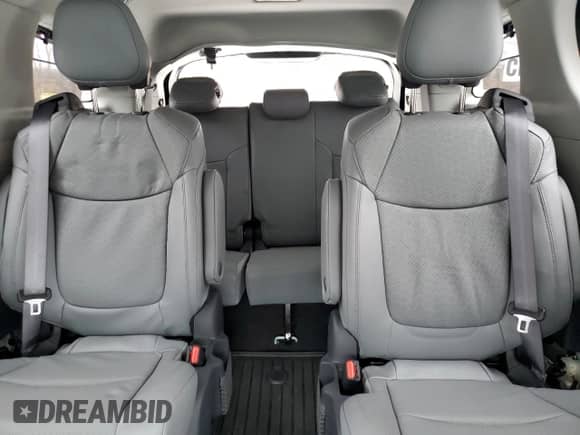 2024 Toyota Sienna Limited z VIN 5TDZRKEC9RS215091, wystawiony jako Copart lot #45182405 z przebiegiem 2 602 mil mil oraz Szkoda całkowita • Salvage title. Historia ofert i sprzedaży dostępna na DreamBid. Obrazek 10.