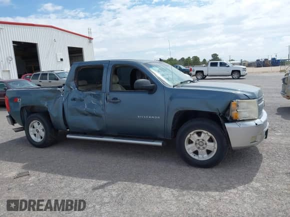 2013 Chevrolet Silverado 1500 LT with VIN 3GCPKSE75DG137401, listed as a IAAI auction lot 42558300 with 246,506 mi miles and . Bid and sale history available at DreamBid. Image 13.