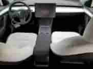 2024 Tesla Model Y Long Range z VIN 7SAYGAEE7RF020109, wystawiony jako Copart lot #84736305 z przebiegiem 16 815 mil mil oraz Szkoda całkowita • Salvage title. Historia ofert i sprzedaży dostępna na DreamBid. Obrazek 8.