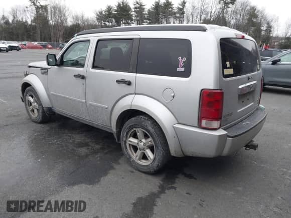 2007 Dodge Nitro SLT with VIN 1D8GU58K37W727325, listed as a IAAI auction lot 41217976 with 200,375 mi miles and . Bid and sale history available at DreamBid. Image 3.