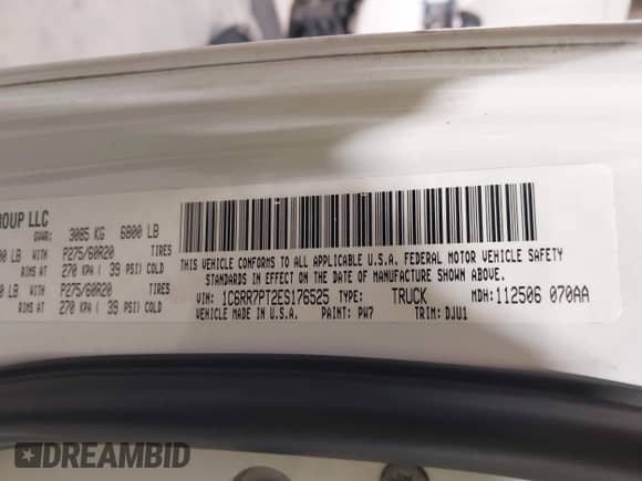 2014 Ram 1500 Longhorn z VIN 1C6RR7PT2ES176525, wystawiony jako IAAI lot #43267050 z przebiegiem 160 941 mil mil oraz . Historia ofert i sprzedaży dostępna na DreamBid. Obrazek 9.