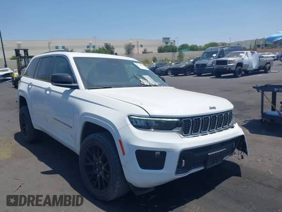 2023 Jeep Grand Cherokee Overland z VIN 1C4RJHDG8PC560416, wystawiony jako IAAI lot #42746164 z przebiegiem 16 237 mil mil oraz . Historia ofert i sprzedaży dostępna na DreamBid. Obrazek 14.