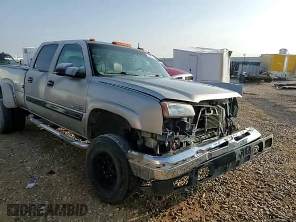 2003 Chevrolet Silverado 2500HD LT z VIN 1GCHK231X3F127918, wystawiony jako Copart lot #81855134 z przebiegiem 219 008 mil mil oraz Szkoda całkowita • Salvage title. Historia ofert i sprzedaży dostępna na DreamBid. Obrazek 11.