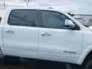 2022 Ram 1500 Laramie z VIN 1C6SRFJT1NN380915, wystawiony jako IAAI lot #43357111 z przebiegiem 34 828 mil mil oraz . Historia ofert i sprzedaży dostępna na DreamBid. Obrazek 14.