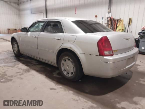 2005 Chrysler 300 Touring с VIN 2C3JA53G75H625400, выставлен на аукционе IAAI как лот 43314318 с пробегом 221 874 миль миль и . История ставок и продаж доступна на DreamBid. Изображение 3.