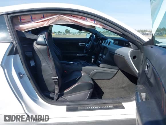 2017 Ford Mustang GT с VIN 1FA6P8CFXH5277926, выставлен на аукционе IAAI как лот 43143734 с пробегом 46 194 миль миль и . История ставок и продаж доступна на DreamBid. Изображение 5.