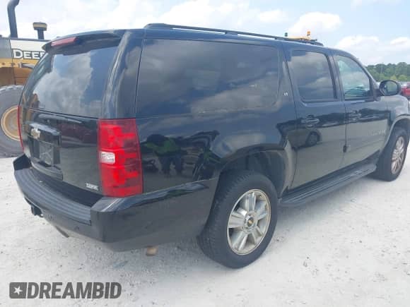 2008 Chevrolet Suburban LTZ z VIN 1GNFK163X8R239792, wystawiony jako IAAI lot #42525454 z przebiegiem Nie podano mil oraz . Historia ofert i sprzedaży dostępna na DreamBid. Obrazek 4.