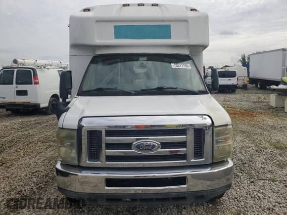 2015 Ford Econoline Cargo с VIN 1FDFE4FS3FDA01359, выставлен на аукционе Copart как лот 70511755 с пробегом Не указан миль и Чистый • Clean title. История ставок и продаж доступна на DreamBid. Изображение 5.