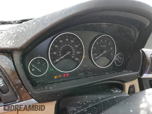 2015 BMW 3 Series 328i с VIN WBA3C1C53FK124517, выставлен на аукционе Copart как лот 70328945 с пробегом 109 940 миль миль и Списание • Salvage title. История ставок и продаж доступна на DreamBid. Изображение 9.