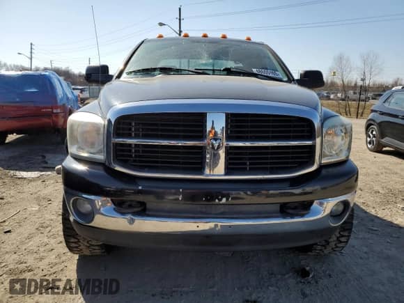 2006 Dodge 2500 SLT z VIN 1D7KS28D46J241526, wystawiony jako Copart lot #48655165 z przebiegiem 146 068 mil mil oraz Szkoda całkowita • Salvage title. Historia ofert i sprzedaży dostępna na DreamBid. Obrazek 5.