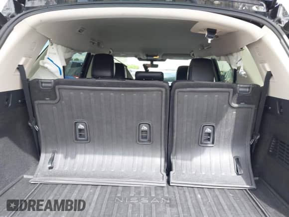 2024 Nissan Pathfinder SL z VIN 5N1DR3CA8RC211175, wystawiony jako IAAI lot #42186719 z przebiegiem 24 643 mil mil oraz . Historia ofert i sprzedaży dostępna na DreamBid. Obrazek 17.